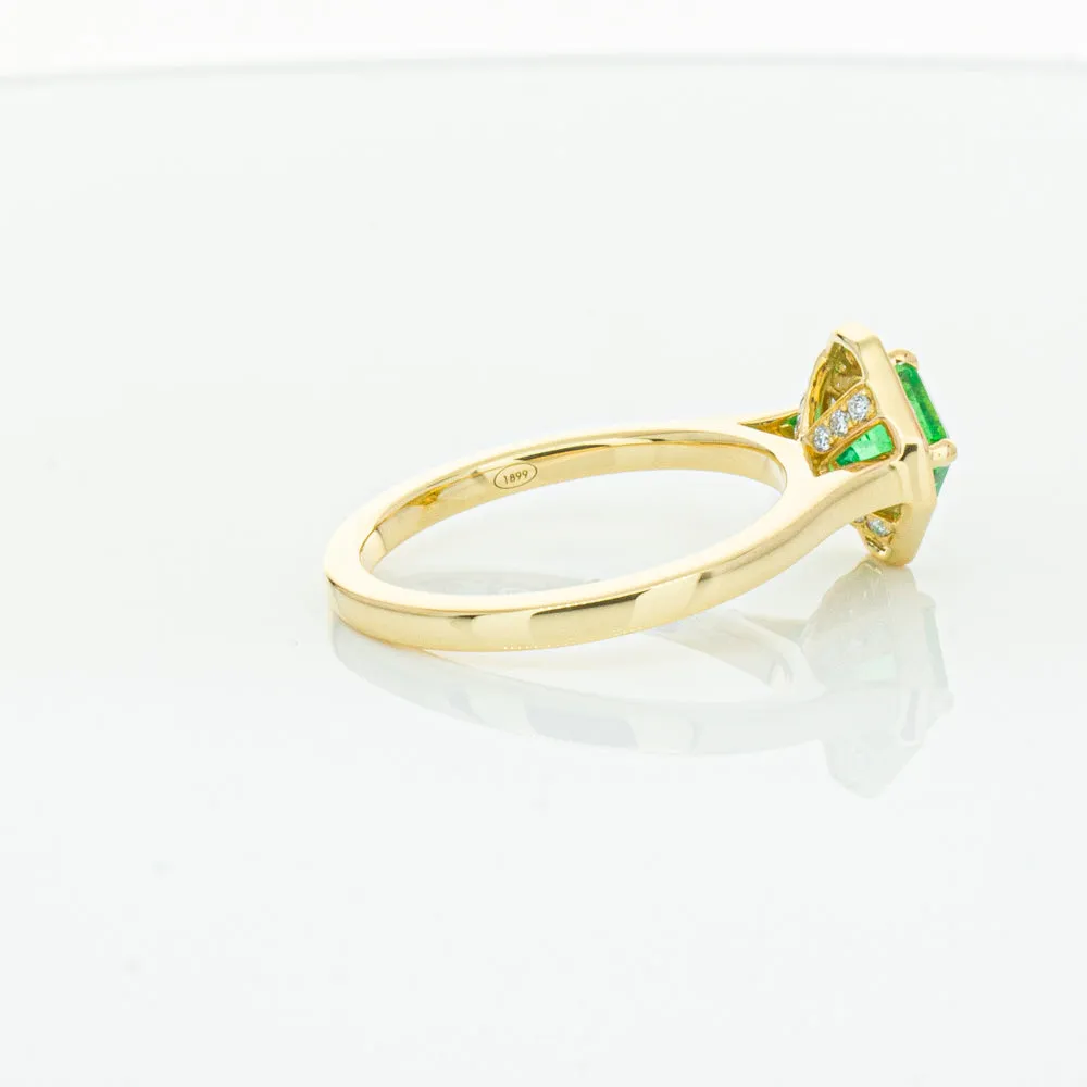 18ct Yellow Gold .84ct Emerald & Diamond Ring
