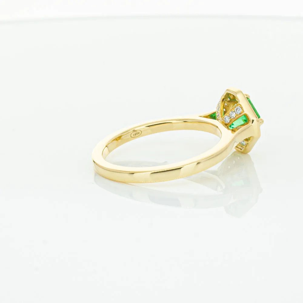 18ct Yellow Gold .84ct Emerald & Diamond Ring
