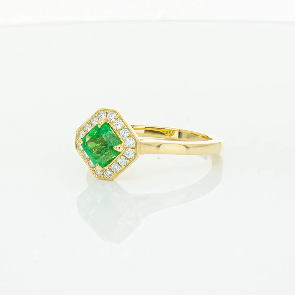 18ct Yellow Gold .84ct Emerald & Diamond Ring