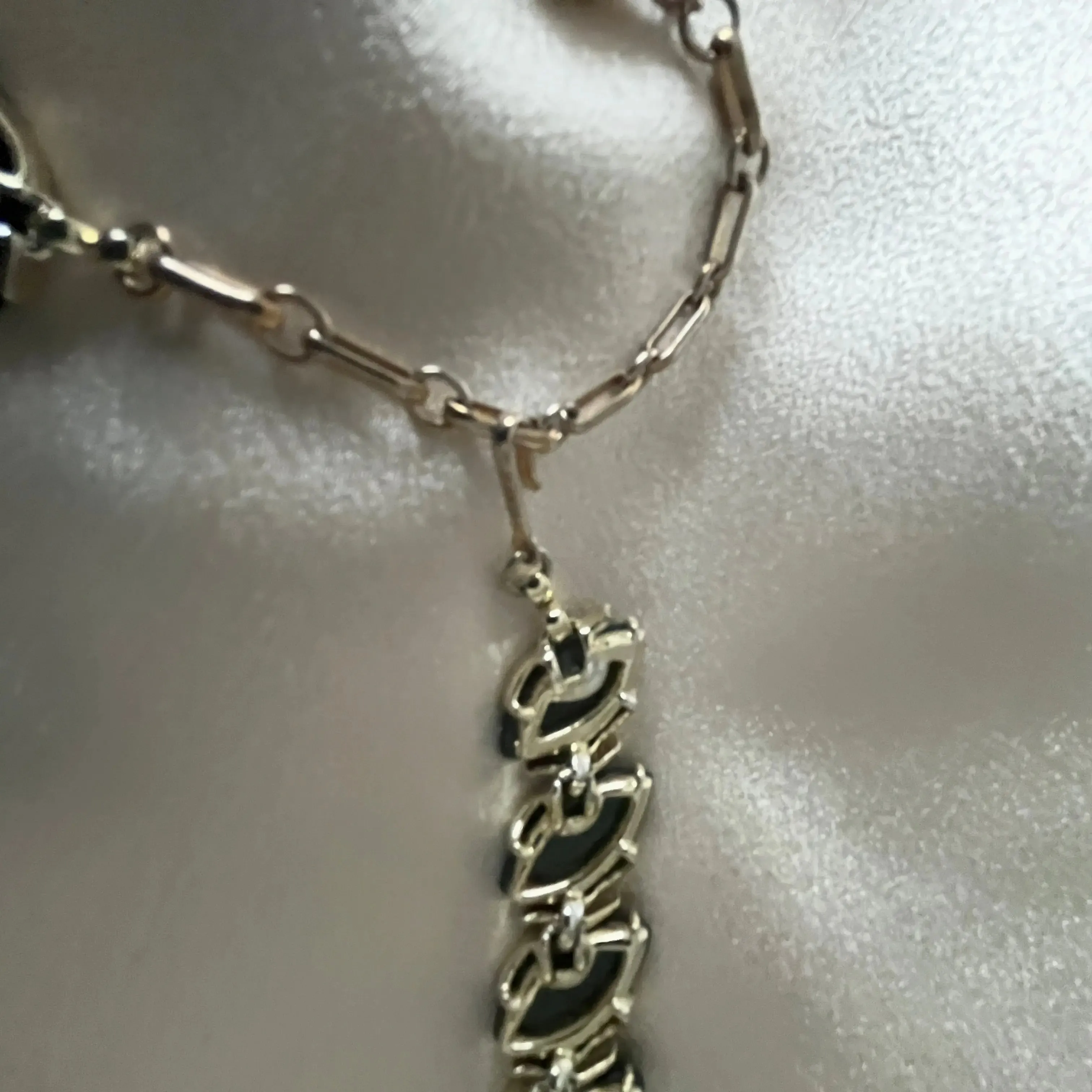 Forest Green Lucite Thermoset Lisner Choker