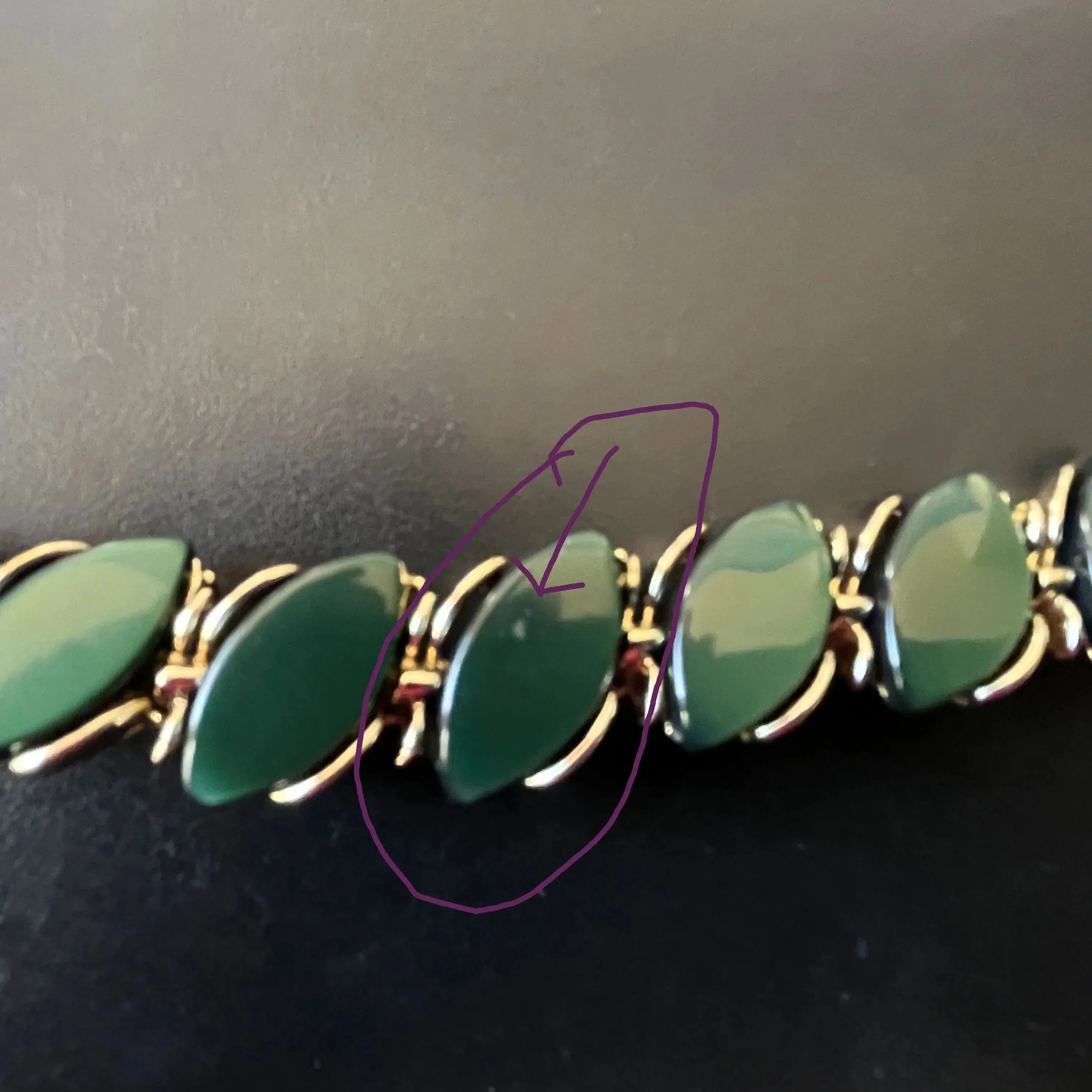 Forest Green Lucite Thermoset Lisner Choker