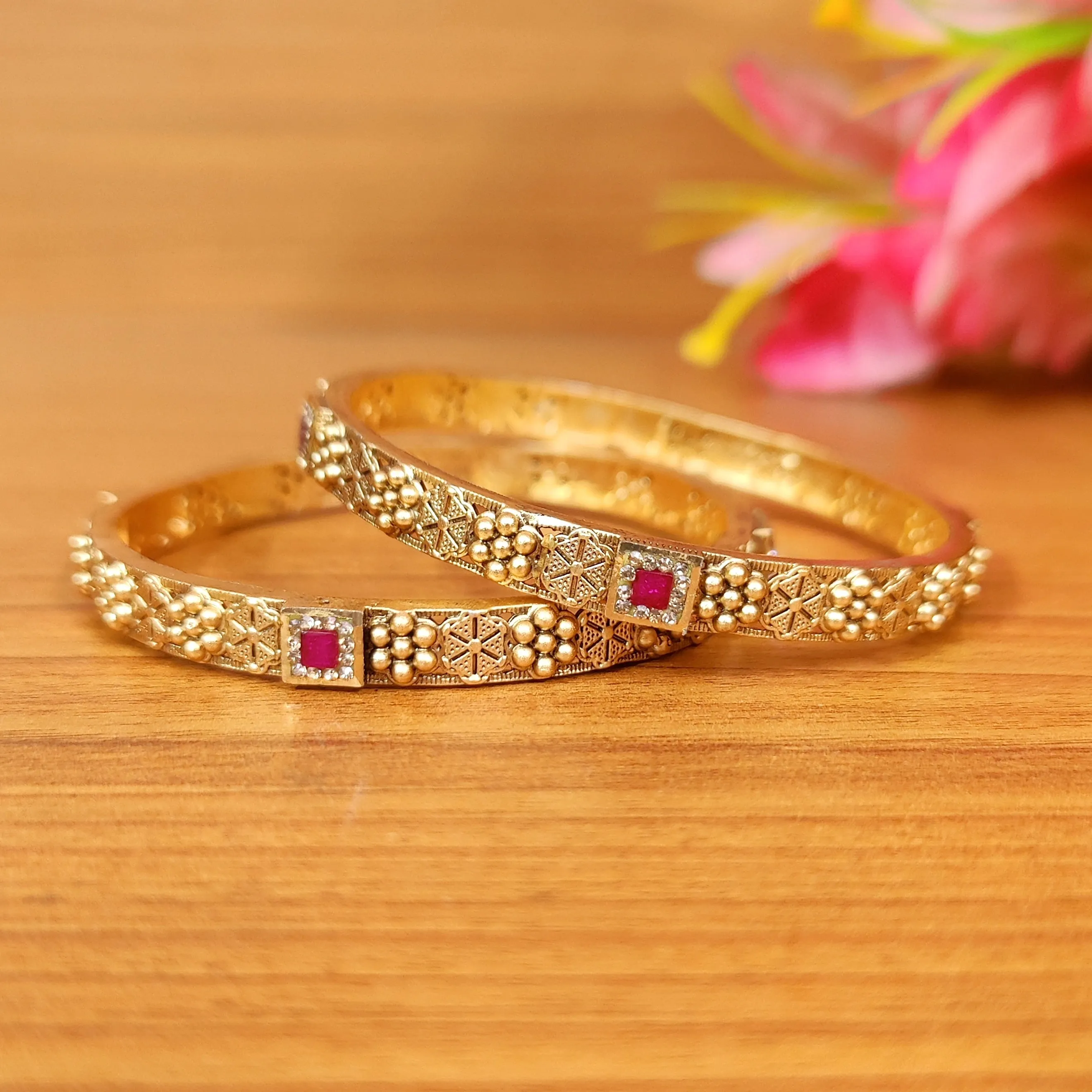 GOLD PLATED ANTIQUE FINE MAKE BANGLES