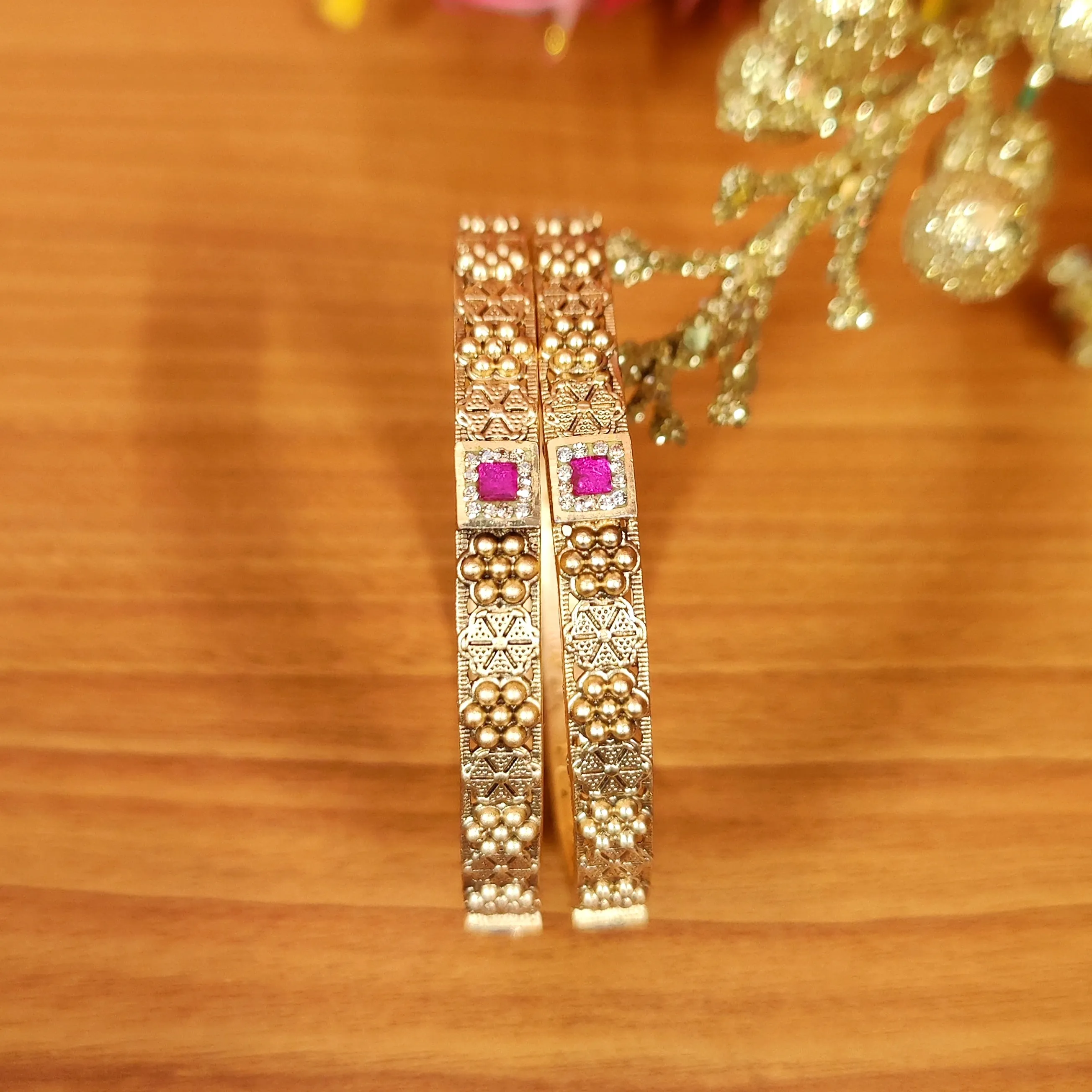 GOLD PLATED ANTIQUE FINE MAKE BANGLES