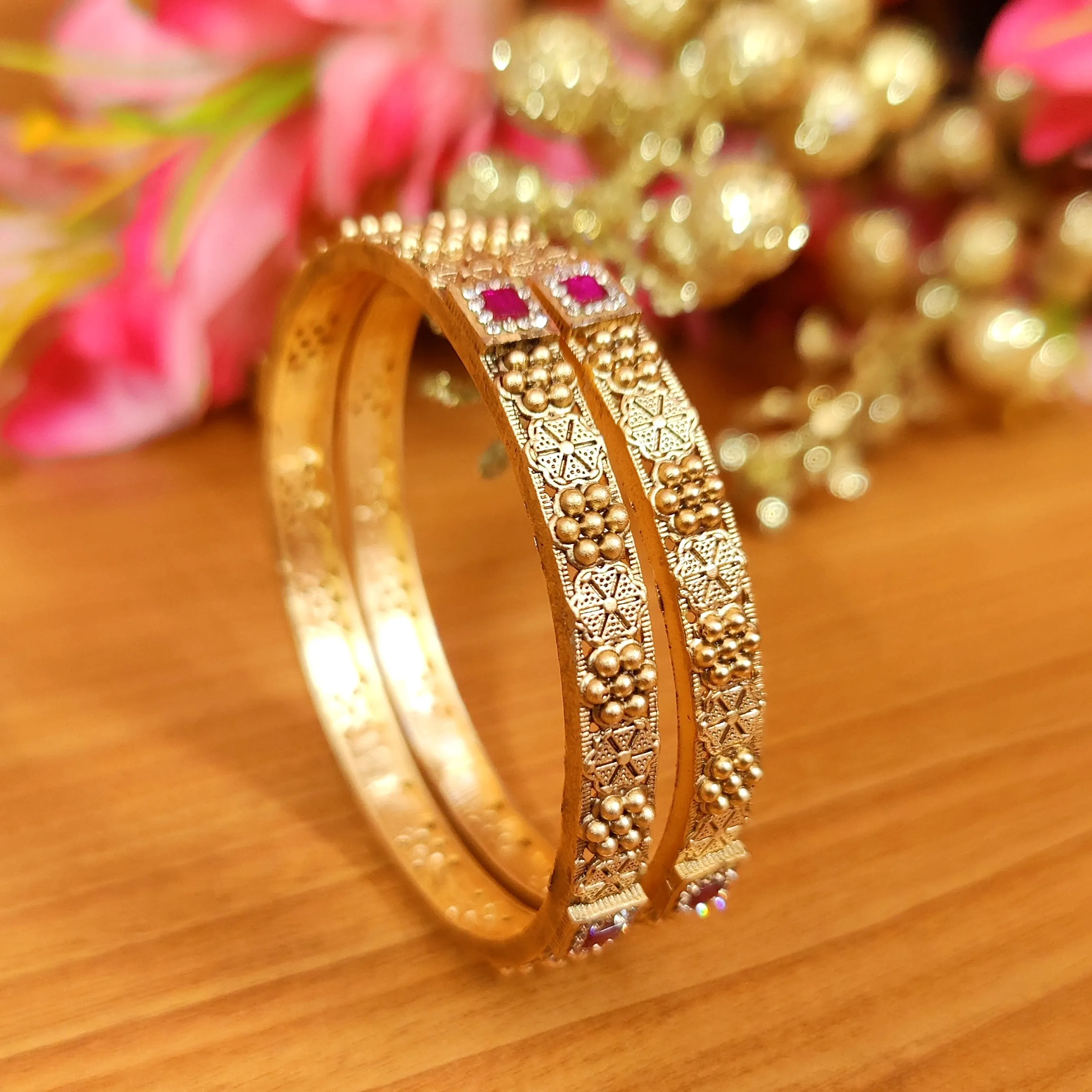 GOLD PLATED ANTIQUE FINE MAKE BANGLES