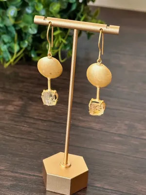 Light weight earrings on fish hook