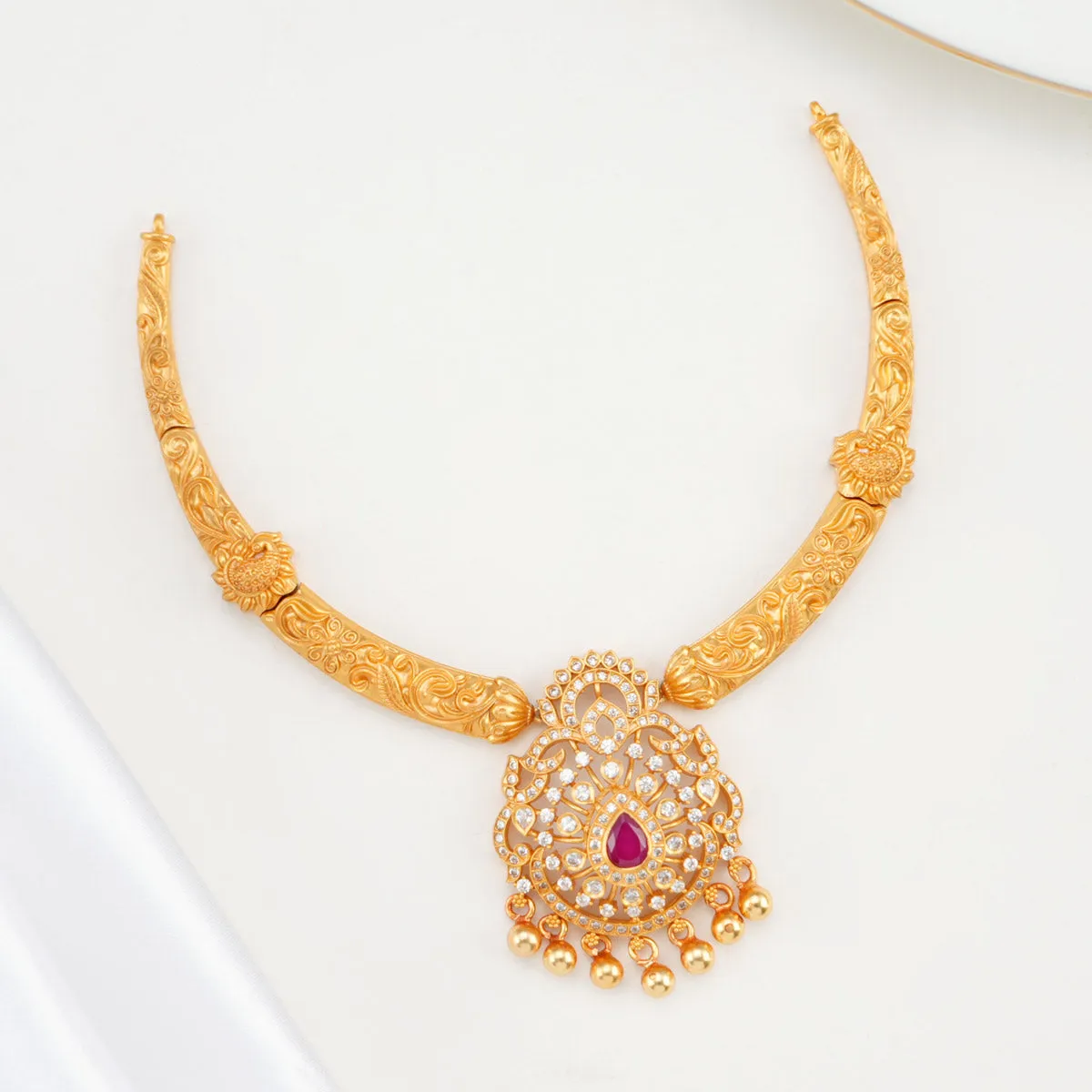 Sitthikha Short Necklace Set