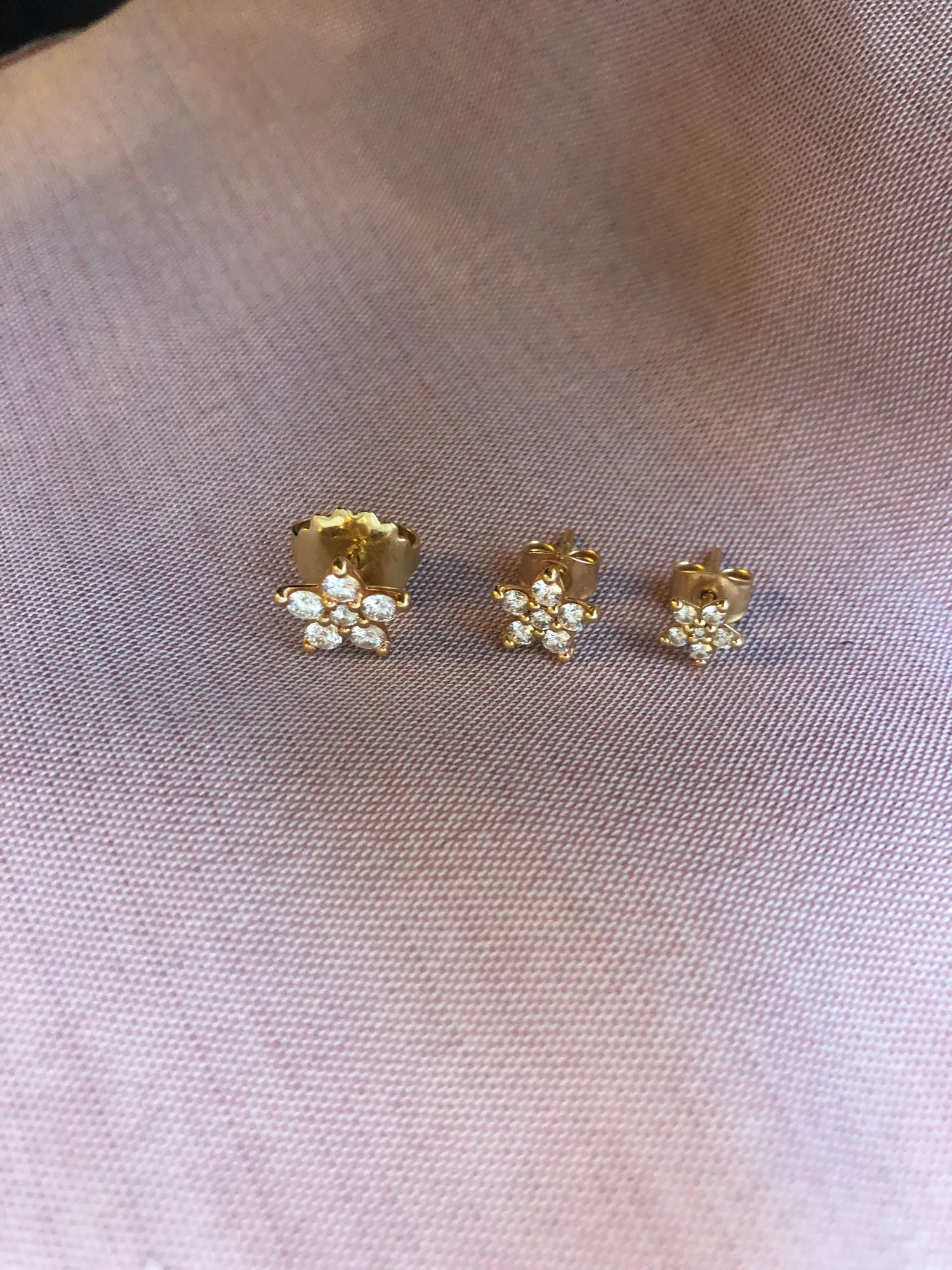 Small Shooting Stars 18K Gold Earrings w. Diamonds