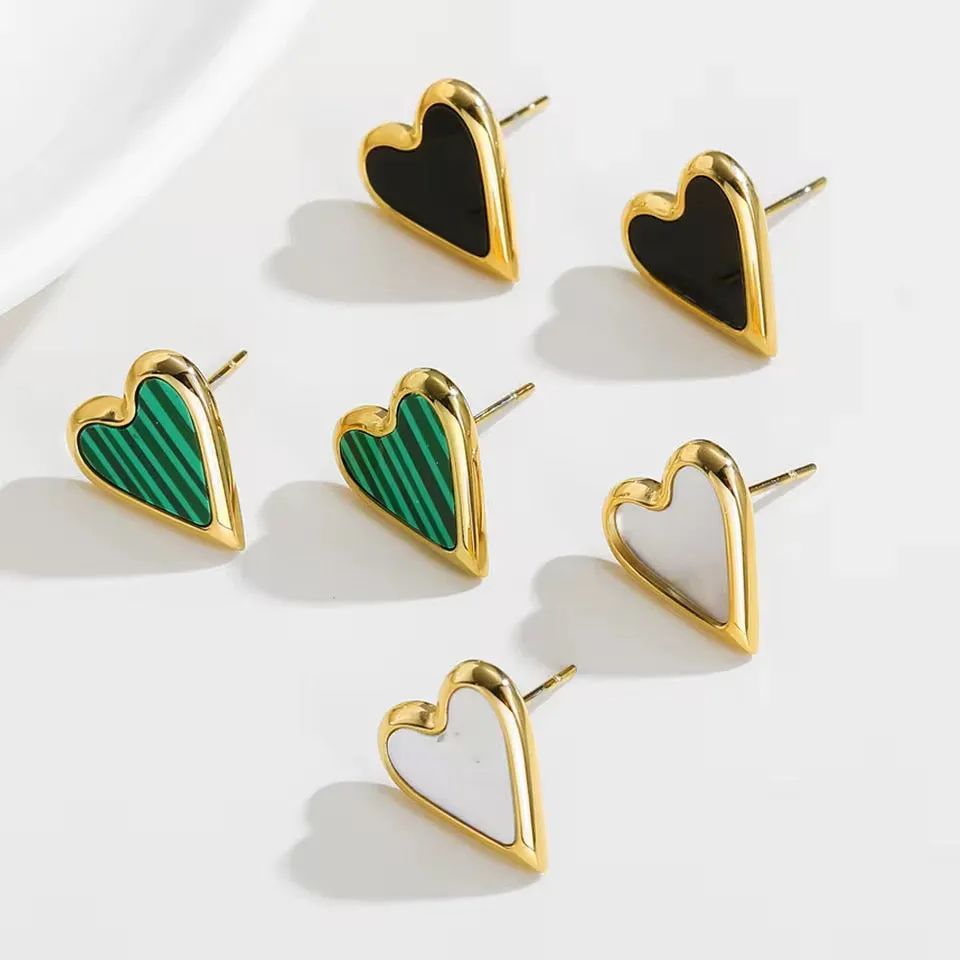 Vintage Seoulful Heart Studs