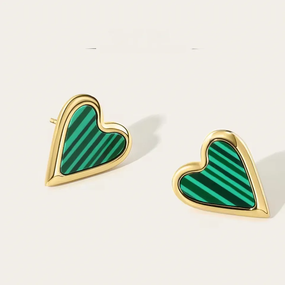 Vintage Seoulful Heart Studs